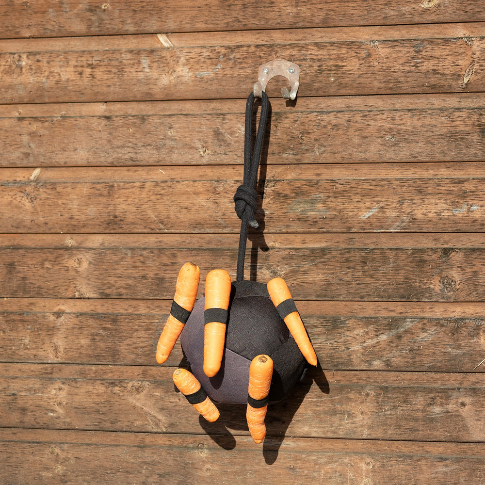 Hy Equestrian Stable Toy The Ripstop Food Ball Grey/Black