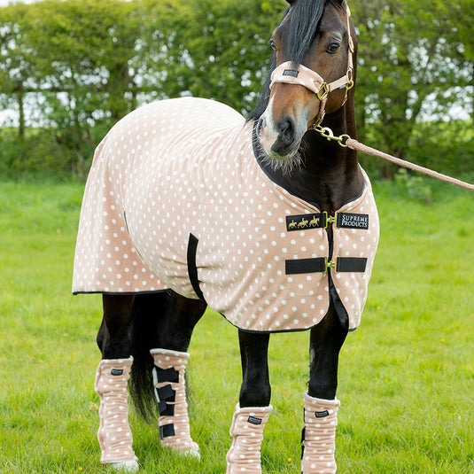 Supreme Products Dotty Fleece Rug Luxurious Latte