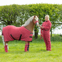 Supreme Products Dotty Fleece Rug Rich Raspberry