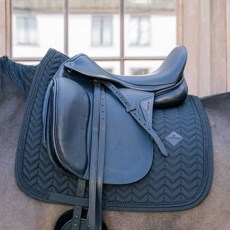 Kentucky Horsewear Saddle Pad with metal chain - Dressage