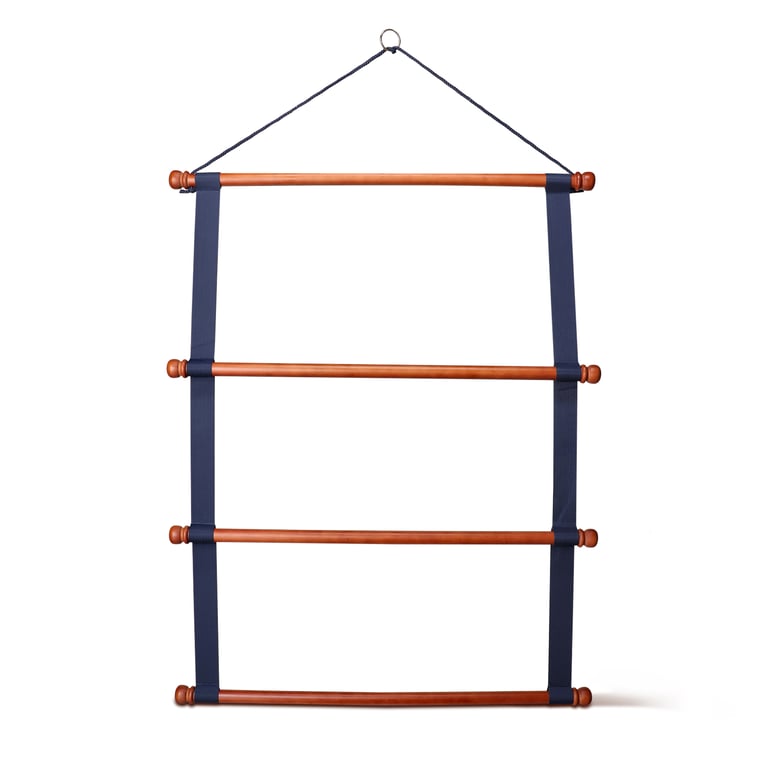 Grooming Deluxe Wooden saddle pad holder